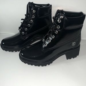 New Womens Patent leather Timberland boots size 8.5 . New Box . Box has a dent